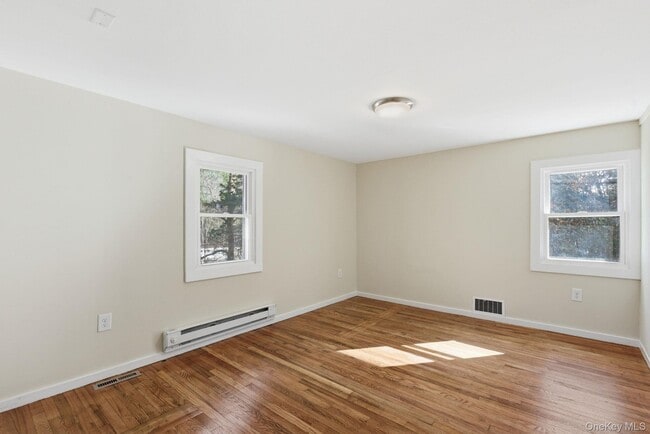 Building Photo - 288 Pine Hill Rd