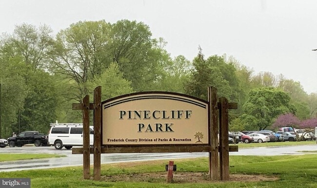 Building Photo - 5763 Hawk Ridge Rd