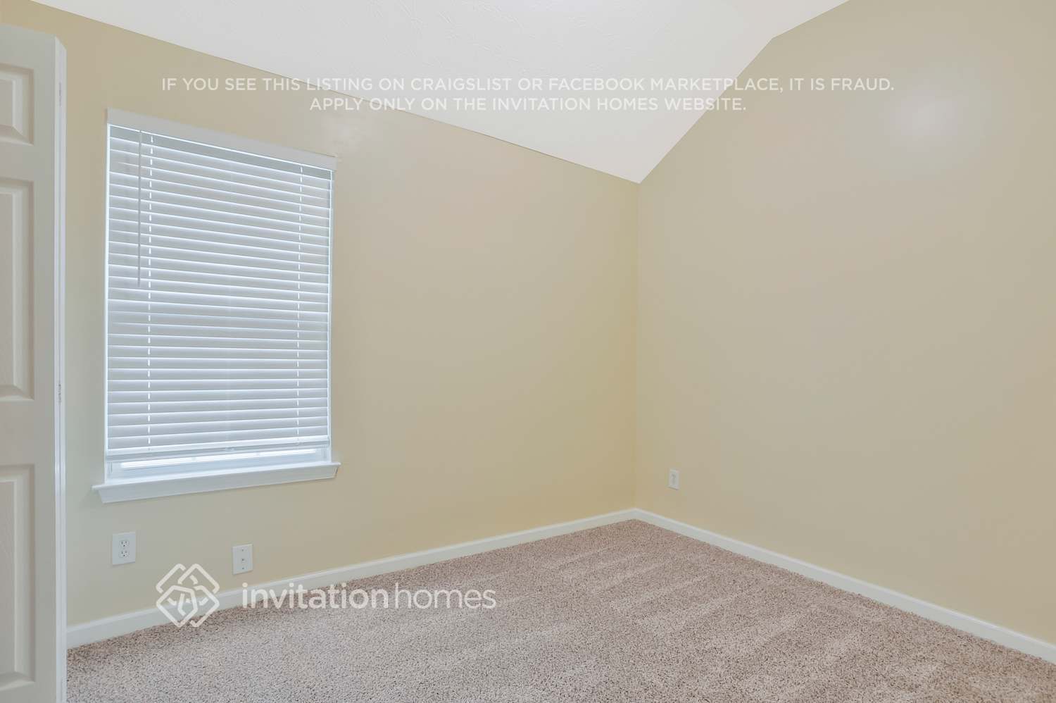 Building Photo - 2952 Two Lakes Cir