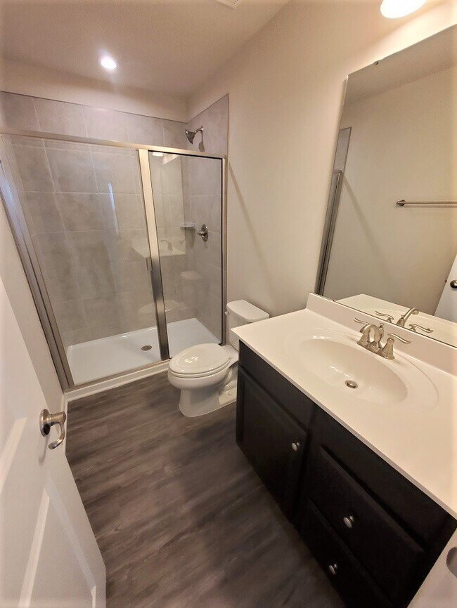 Building Photo - Like new 3BR/2.5BA townhouse in Goodlettsville