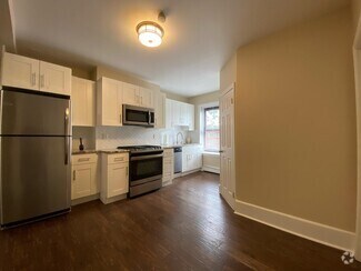 Building Photo - 338 2nd St
