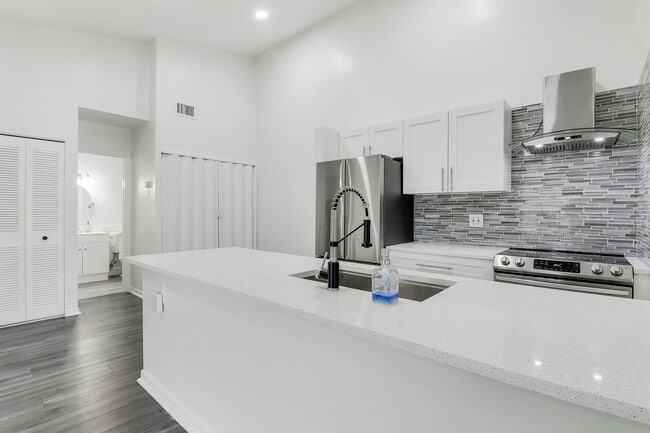 Building Photo - 6392 Chasewood Dr