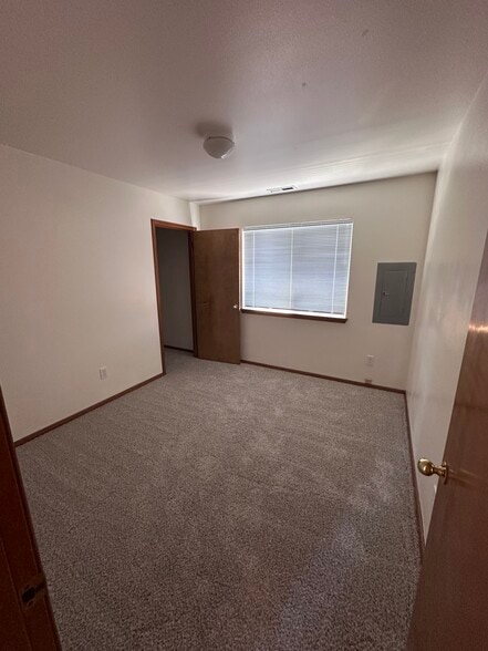 BR2 - 2210 Xenia St