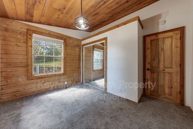 Building Photo - 5800 McKinley Dr