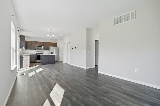 Building Photo - Spacious 4 Bedroom, 2.5 Bathroom home in Morrow, OH!