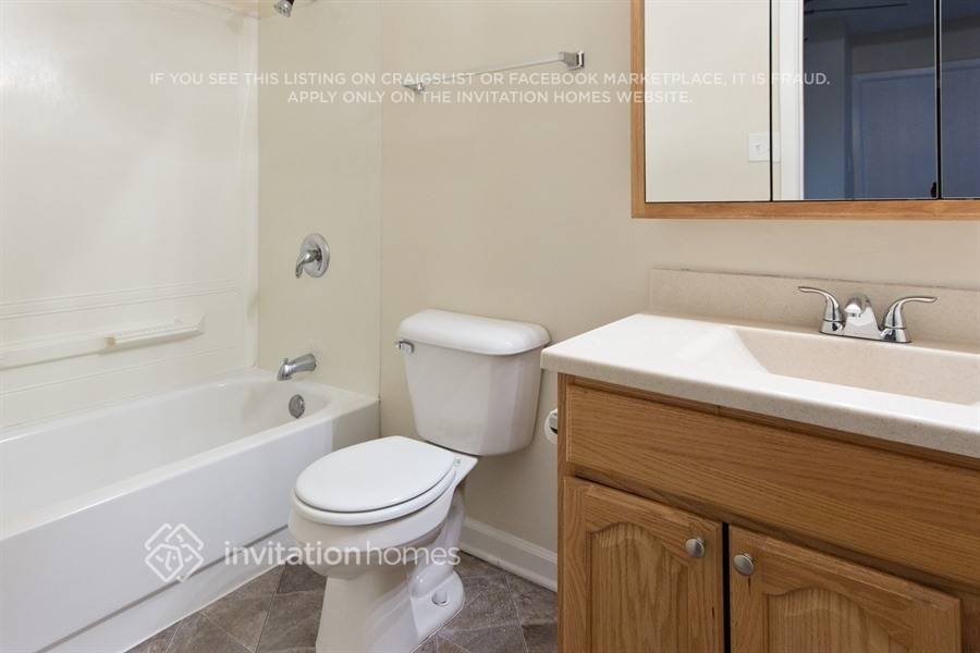 Building Photo - 953 Surrey Ct