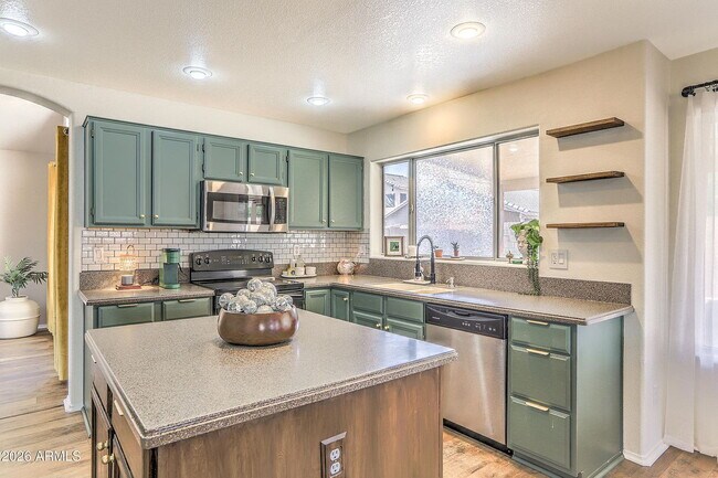 Building Photo - Single Family Home For Rent