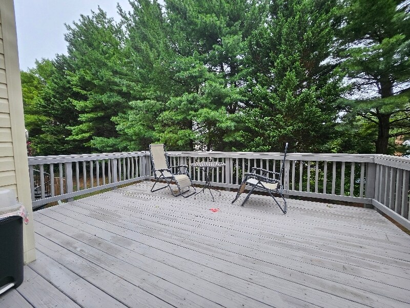 Building Photo - 113 Longpoint Way