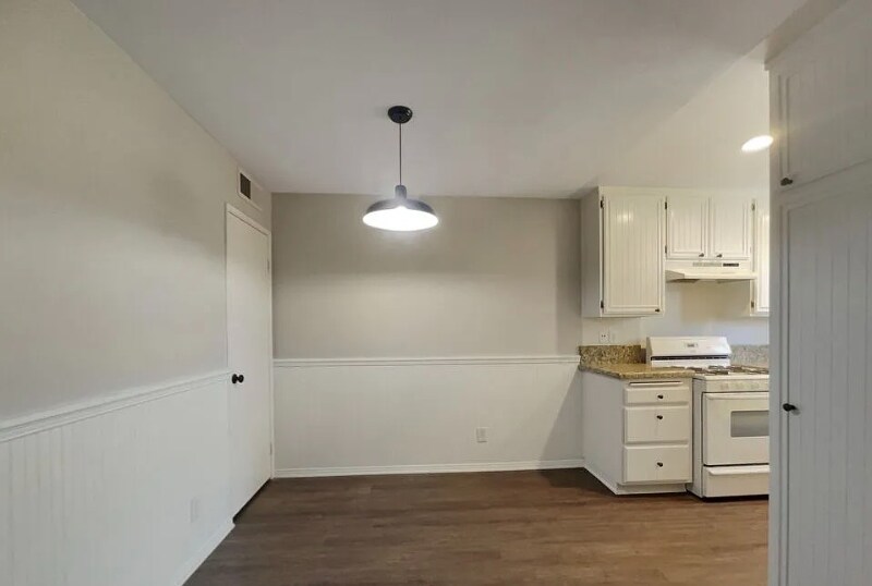 Building Photo - 1215 Sarabande Ln