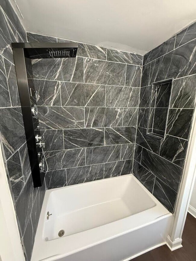 Building Photo - 136 Bridge Valley Rd