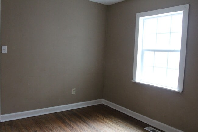 Building Photo - 1114 10th Ave