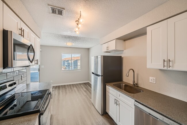 C1 Renovated - 3 Bed 2 Bath - Rise at The District