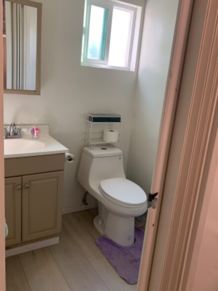 Building Photo - 692 2nd Ave