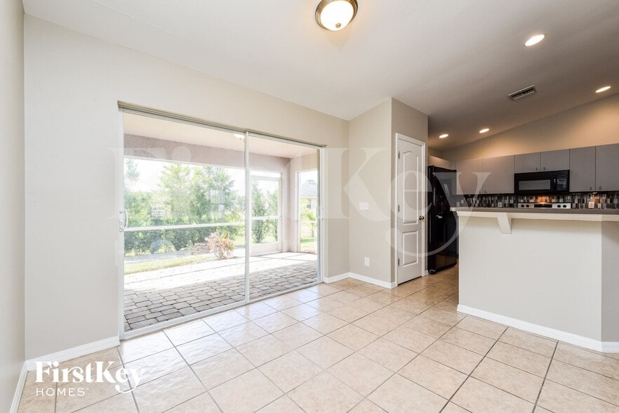 Building Photo - 1220 Bayou St E