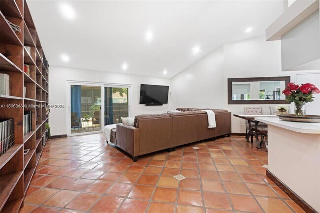 Building Photo - 301 NW 78th Ave