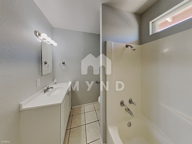 Building Photo - 3 br, 2 bath House - 421 Daffodil Dr