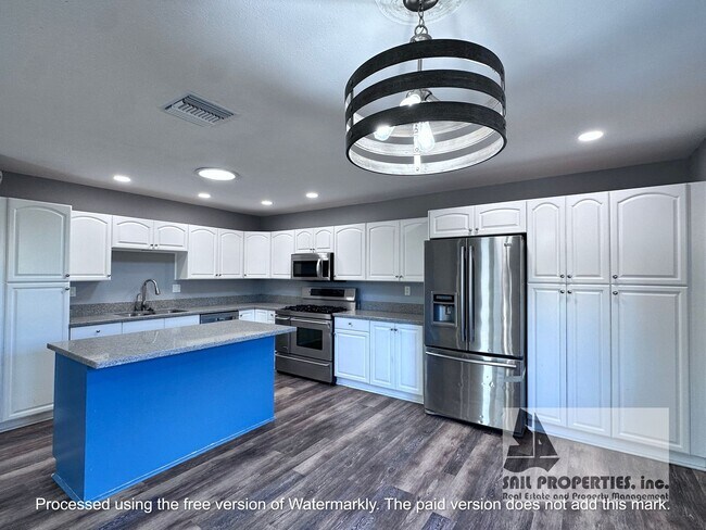 Building Photo - Gorgeous Huntington Beach Single Story Home!