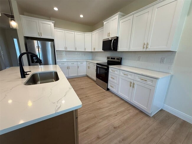 Building Photo - 26275 Explorer Rd