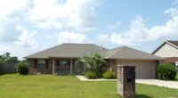 Building Photo - Spacious 3-Bedroom Home