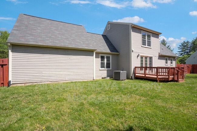 Building Photo - 7826 Fordson Rd