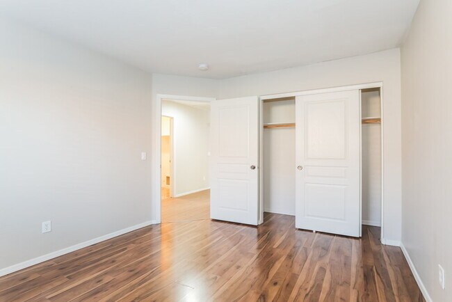 Building Photo - 8028 S 48th Ln