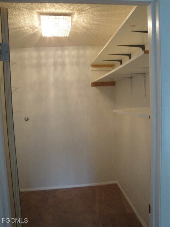 Building Photo - 620 Robert Ave