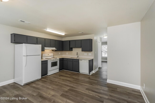 Building Photo - 2528 Cedar St