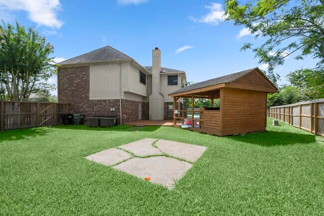 Building Photo - 16518 Elmwood Point Ln