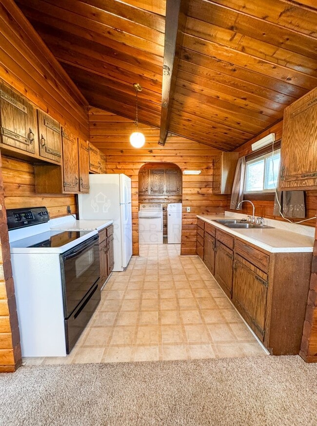 Building Photo - Cozy 2 bed/ 1 bath- Dog Friendly House