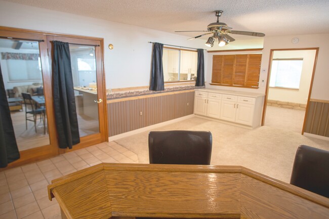 Living Room - 43939 Galion Ave