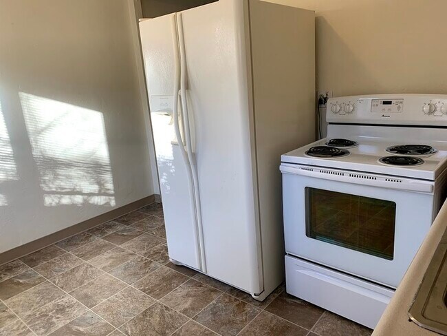 Building Photo - 801 Ashland St