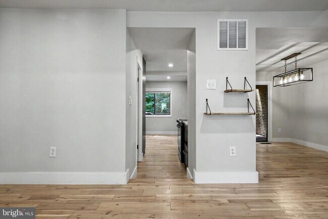 Building Photo - 2105 Glencourse Ln