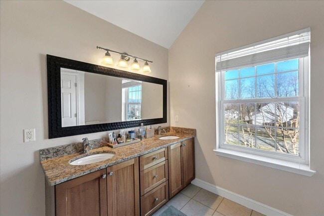 Building Photo - 1034 Rolling Ridge
