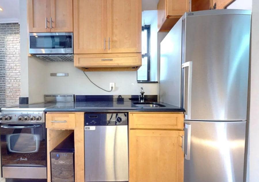 Building Photo - East 25th Street