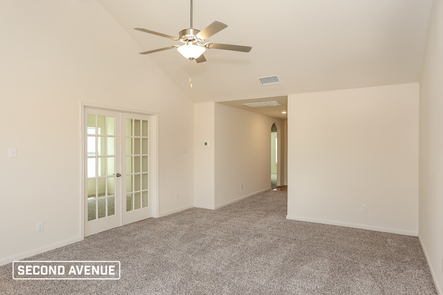Building Photo - 1421 Sunkiss Dr