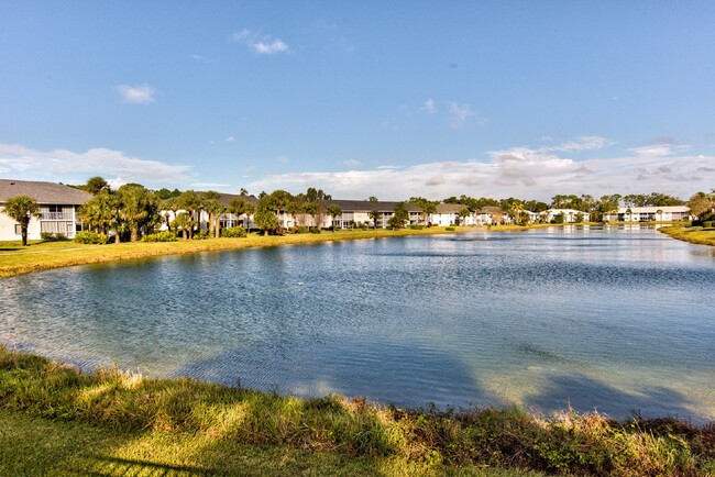 Building Photo - Sapphire lakes - 2 bedroom fully furnished condo