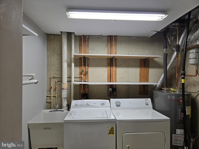 Building Photo - 20535 Strath Haven Dr