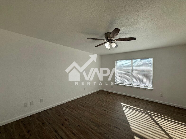 Building Photo - 6547 Estes Flats