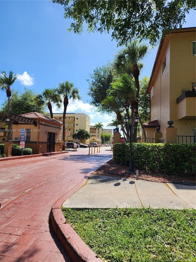 Building Photo - 14901 SW 82nd Terrace