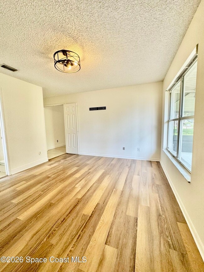 Building Photo - 1506 Hardwicke St NW