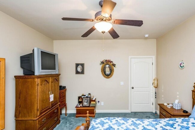 Building Photo - 3 Bedroom Home In South Pointe Subdivision...