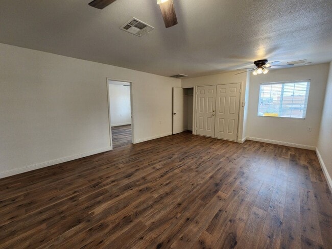 Building Photo - Renovated Beauty with a full-service Casita