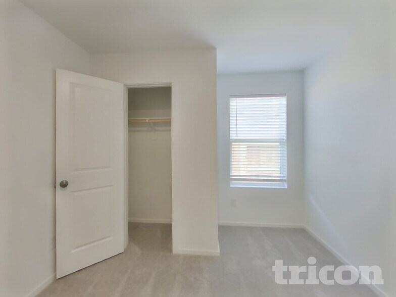 Building Photo - 3009 fantasy Terrace Dr