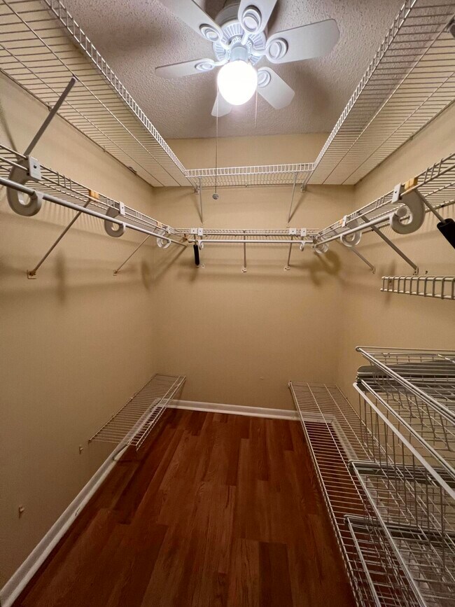 Building Photo - 3154 Via Poinciana