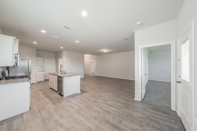 Building Photo - 8637 Centerboard Ln