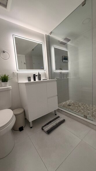 Building Photo - 7550 S Waterway Dr