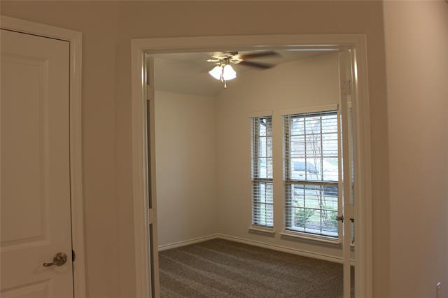 Building Photo - 5010 Flanagan Dr