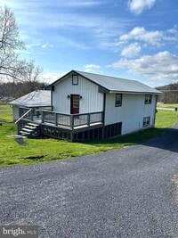 Building Photo - 520 Tract Rd