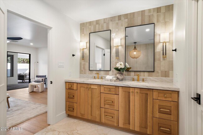 Building Photo - 7553 E Woodshire Cove