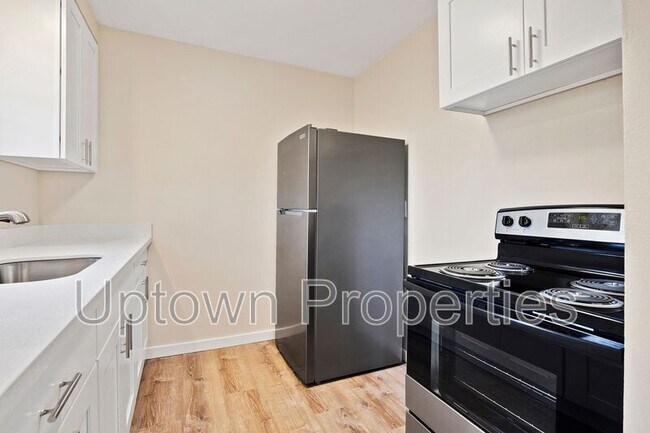 Building Photo - 467 N Adair St